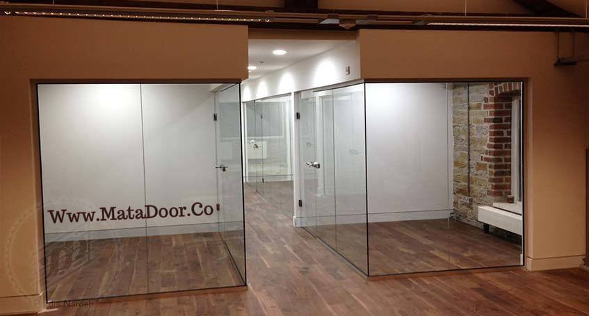 درب شیشه ای دستی